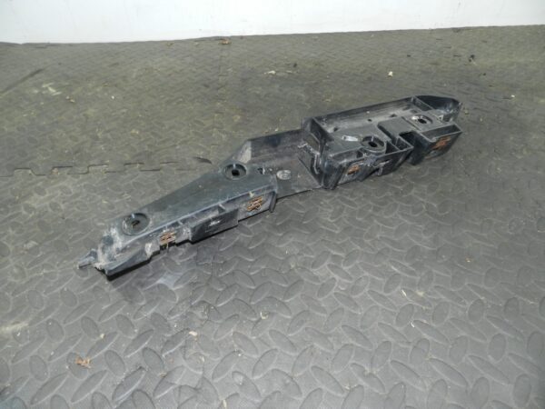 158. 2002 SMART FORTWO 450 CONVERTIBLE. DRIVER SIDE BUMPER FRAME SUPPORT MOUNT - Image 3