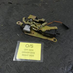 158. 2002 SMART FORTWO 450 CONVERTIBLE. DRIVER SIDE DOOR LOCK MECHANISM MOTOR