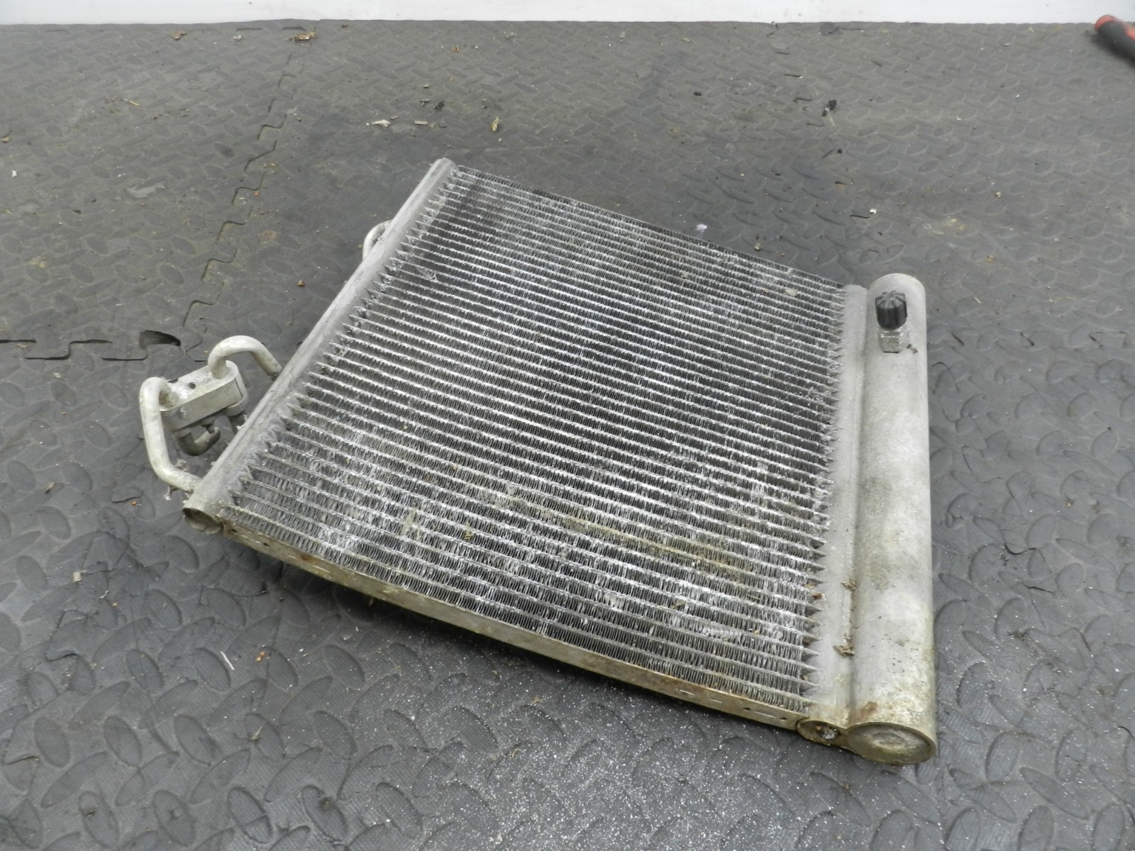 158. 2002 SMART FORTWO 450 CONVERTIBLE. AIR CON CONDITIONING RADIATOR