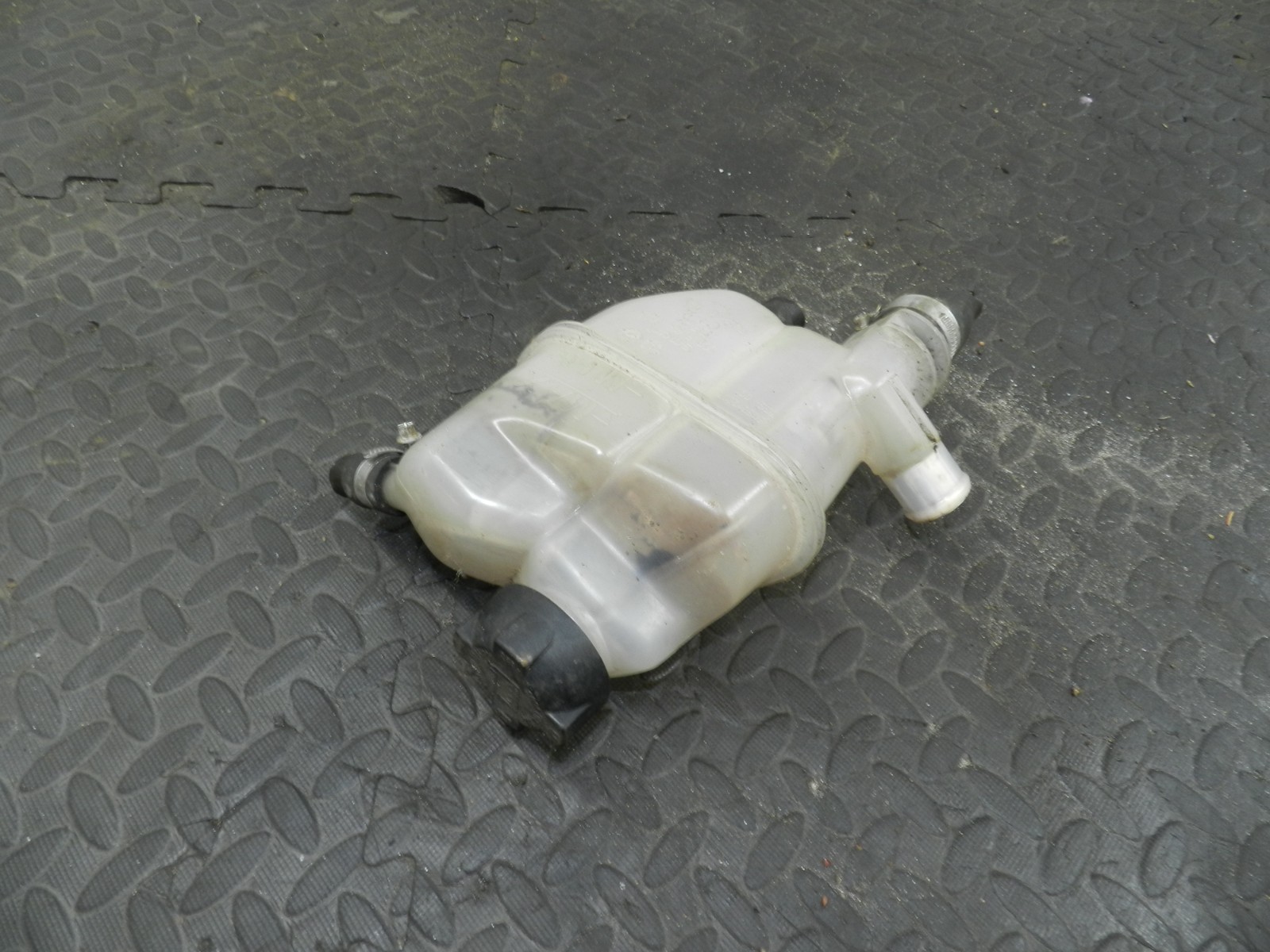 158. 2002 SMART FORTWO 450 CONVERTIBLE. COOLANT BOTTLE TANK 0005768V008 - Image 2