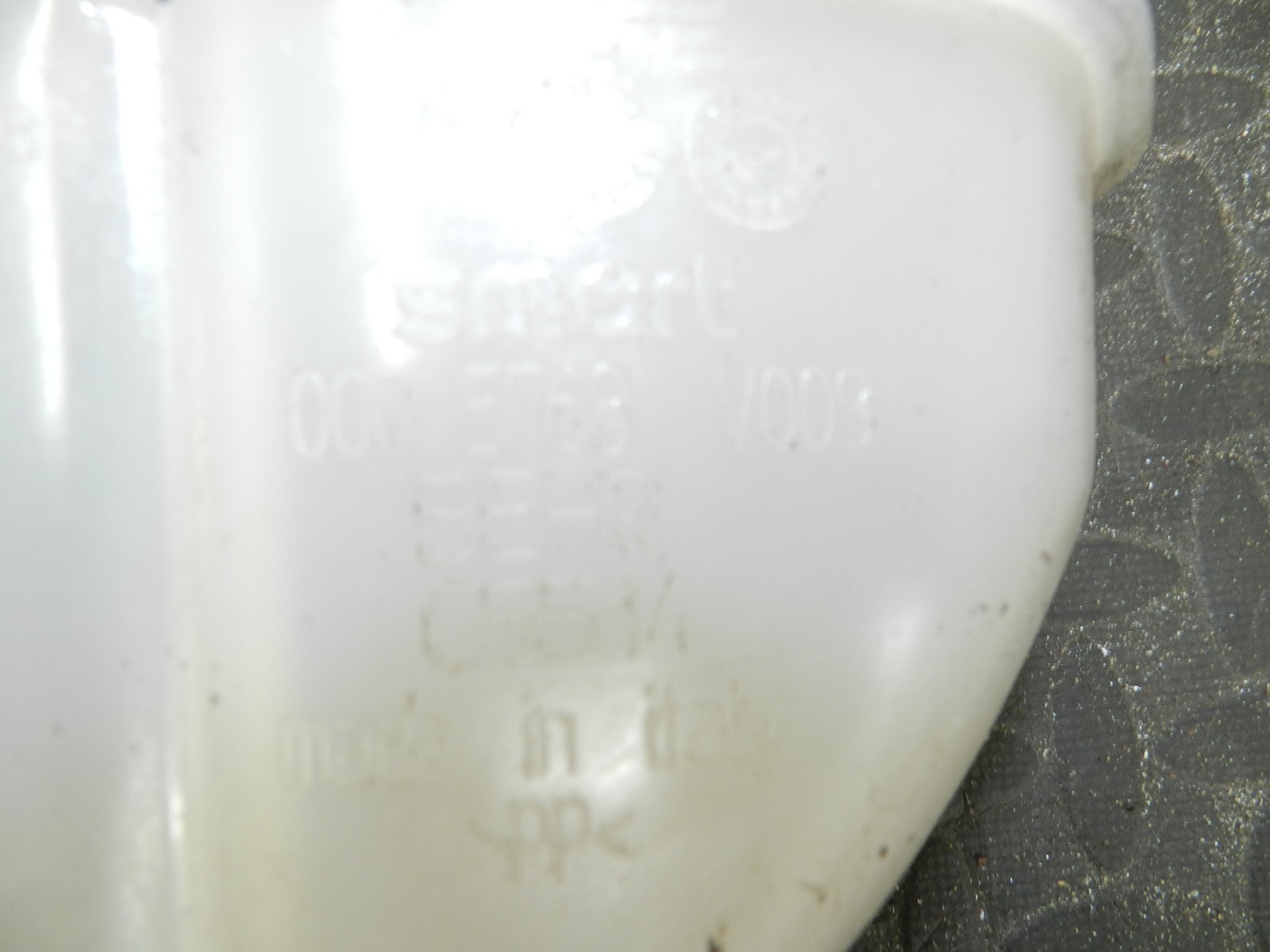 158. 2002 SMART FORTWO 450 CONVERTIBLE. COOLANT BOTTLE TANK 0005768V008 - Image 5