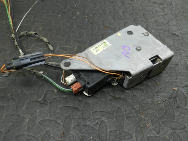 158. 2002 SMART FORTWO 450 CONVERTIBLE. PASSENGER SIDE DOOR LOCK MECHANISM MOTOR - Image 3