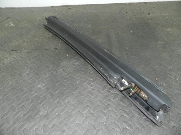 158. 2002 SMART FORTWO 450 CONVERTIBLE. PASSENGER SIDE ROOF PANEL FRAME BAR - Image 2