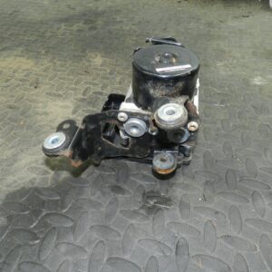 107. 2007 VOLVO S80 D5. ABS PUMP