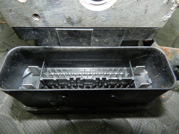 107. 2007 VOLVO S80 D5. ABS PUMP - Image 7