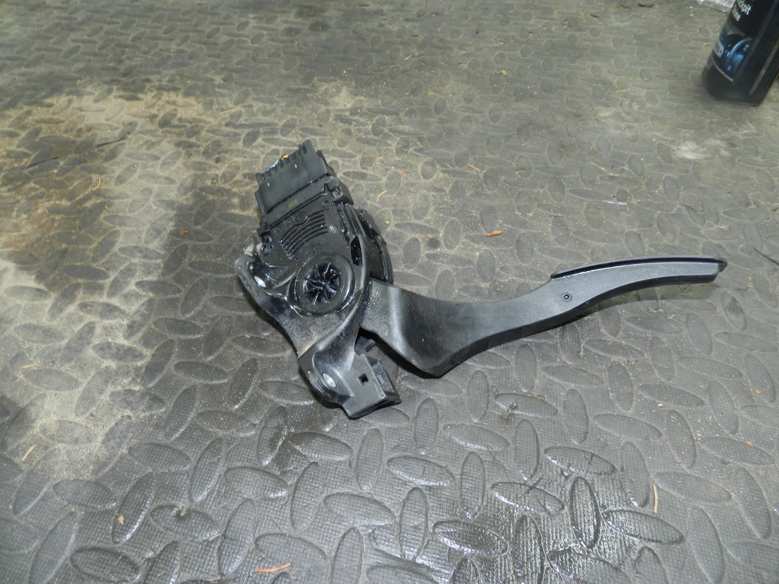 107. 2007 VOLVO S80 D5. ACCELERATOR PEDAL G92-9F836-CC