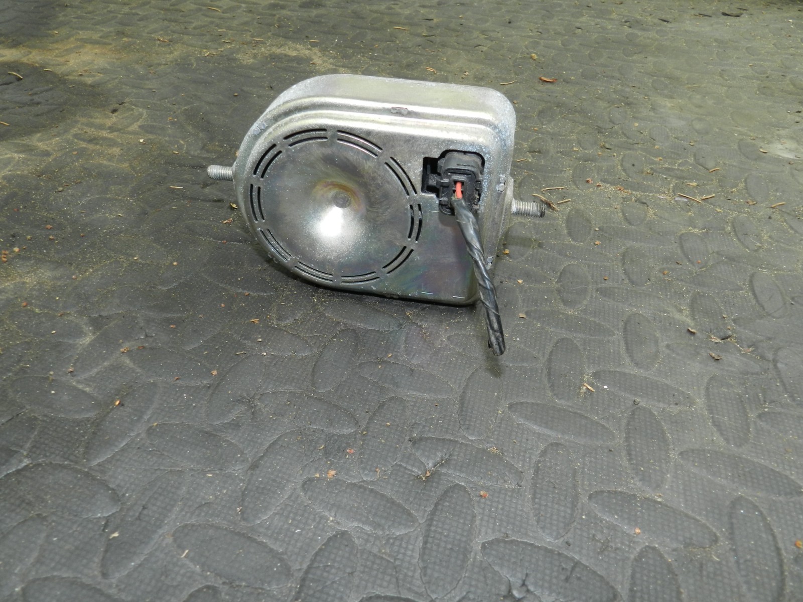 107. 2007 VOLVO S80 D5. ALARM SIREN 6G9N-19G229-DE