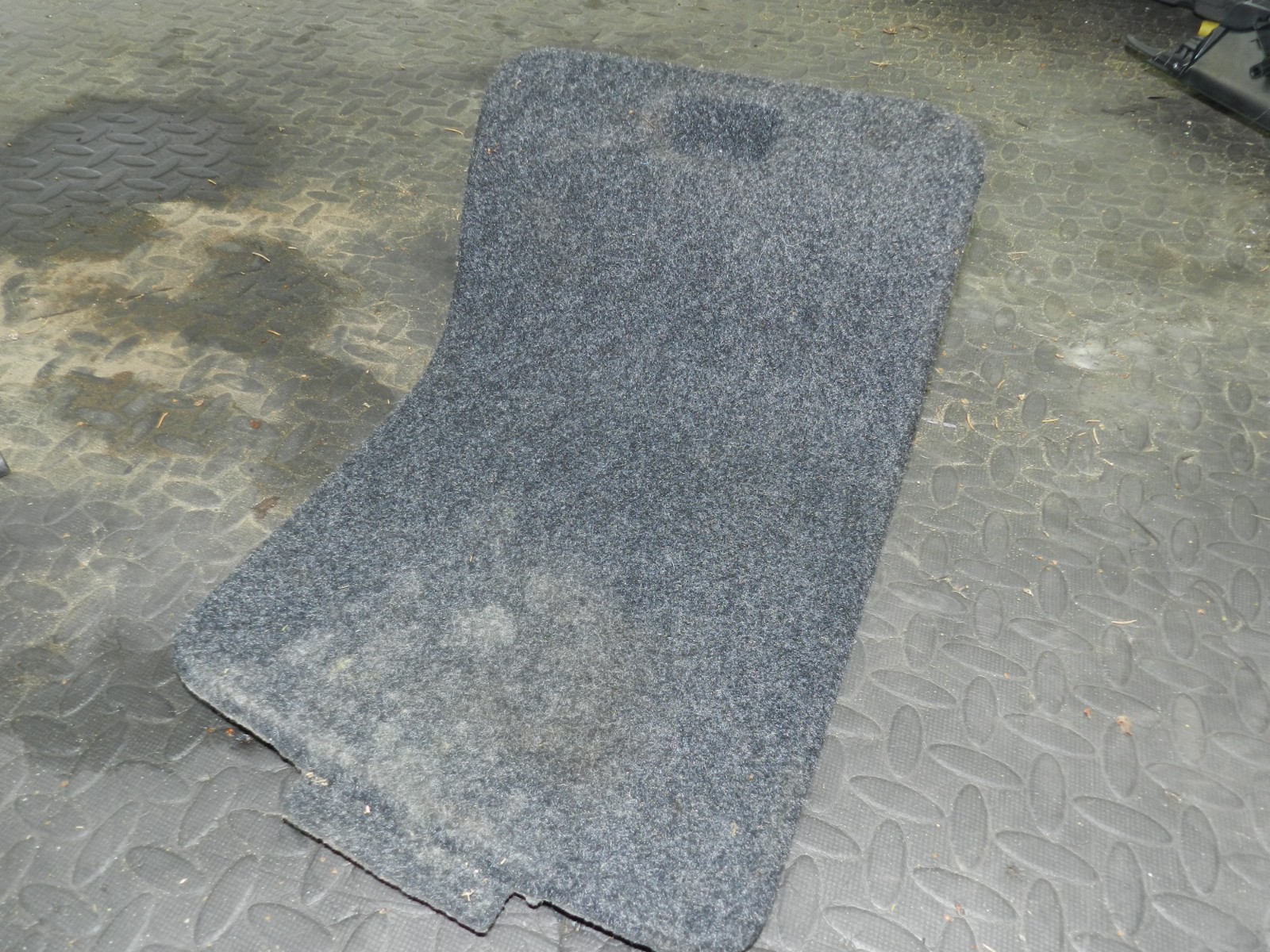 107. 2007 VOLVO S80 D5. ACCESS PANEL BOOT CARPET TRIM 307729778