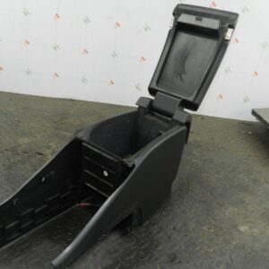 107. 2007 VOLVO S80 D5. CENTRE CONSOLE FRAME WITH ARM REST
