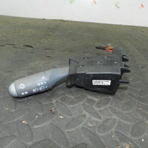 158. 2002 SMART FORTWO 450 CONVERTIBLE. INDICATOR HEAD LIGHT STALK