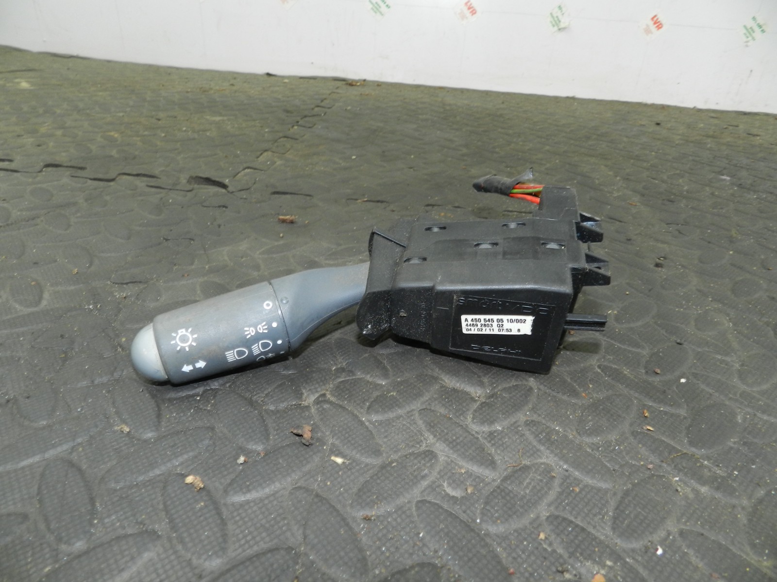 158. 2002 SMART FORTWO 450 CONVERTIBLE. INDICATOR HEAD LIGHT STALK