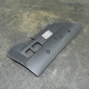 107. 2007 VOLVO S80 D5. DASH BOARD UNDER DASH TRIM LOWER