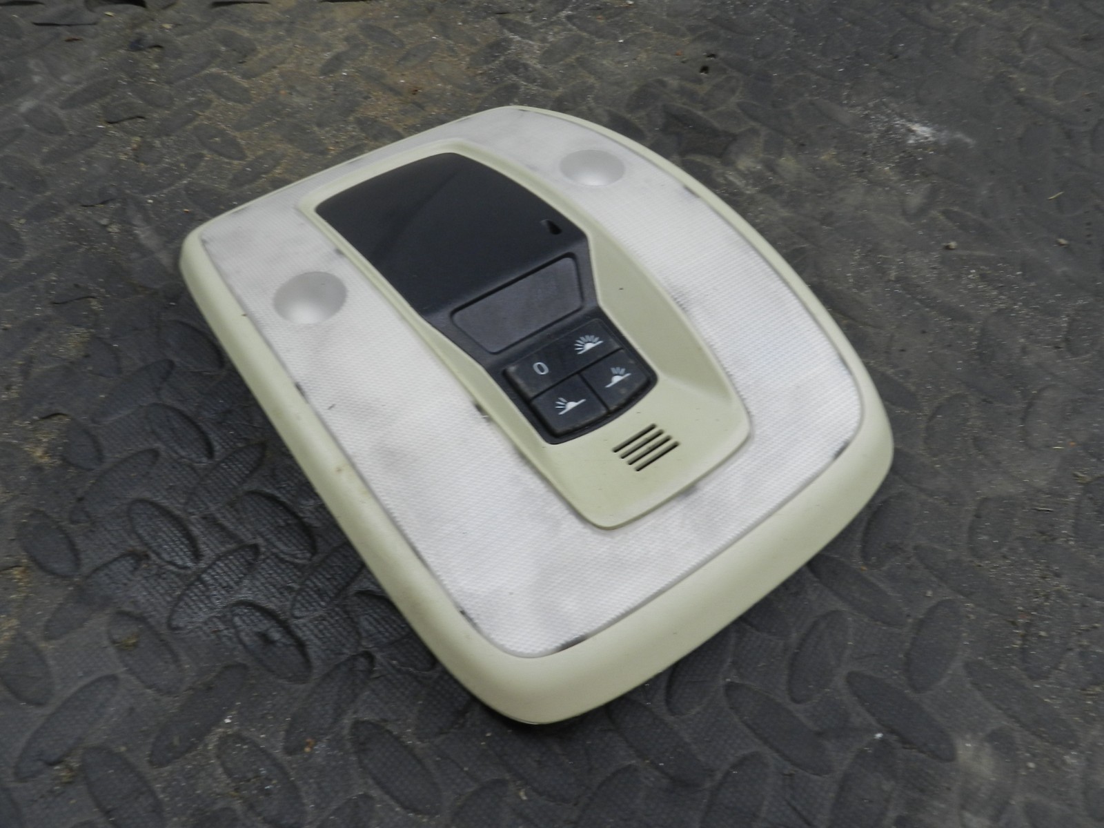 107. 2007 VOLVO S80 D5. INTERIOR LIGHT ROOF