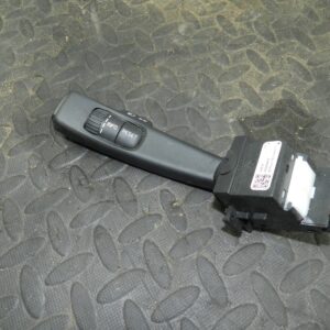 107. 2007 VOLVO S80 D5. HAZARD SWITCH