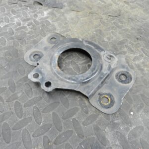 107. 2007 VOLVO S80 D5. ENGINE MOUNT PANEL