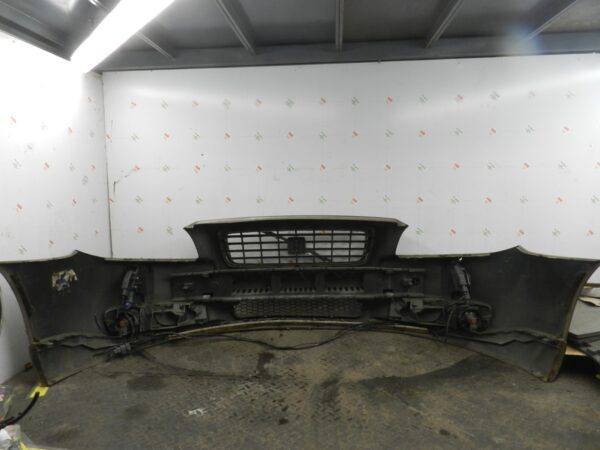 107. 2007 VOLVO S80 D5. FRONT BUMPER GREEN - Image 5