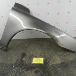 107. 2007 VOLVO S80 D5. DRIVER SIDE FRONT WING GREEN DAMAGED