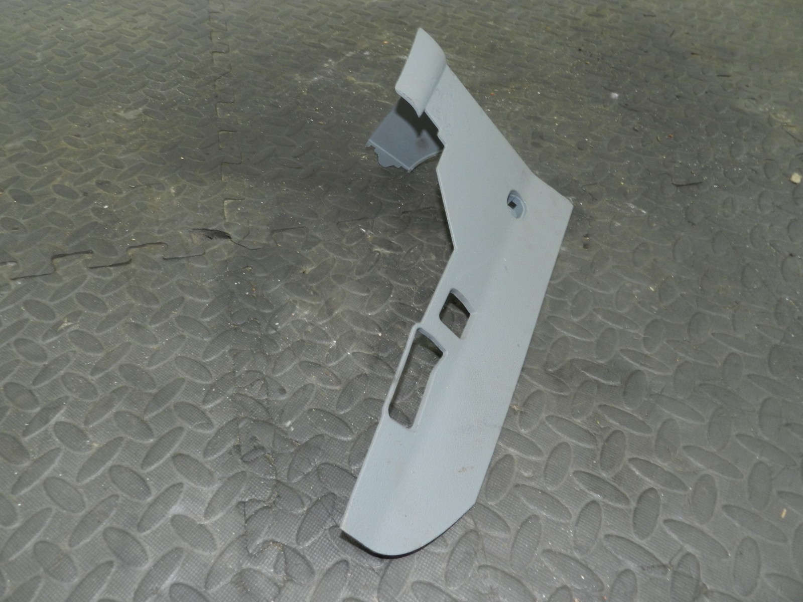 (160) 2000 AUDI TT QUATTRO 8N. PLASTIC PANEL TRIM CENTRE CONSOLE