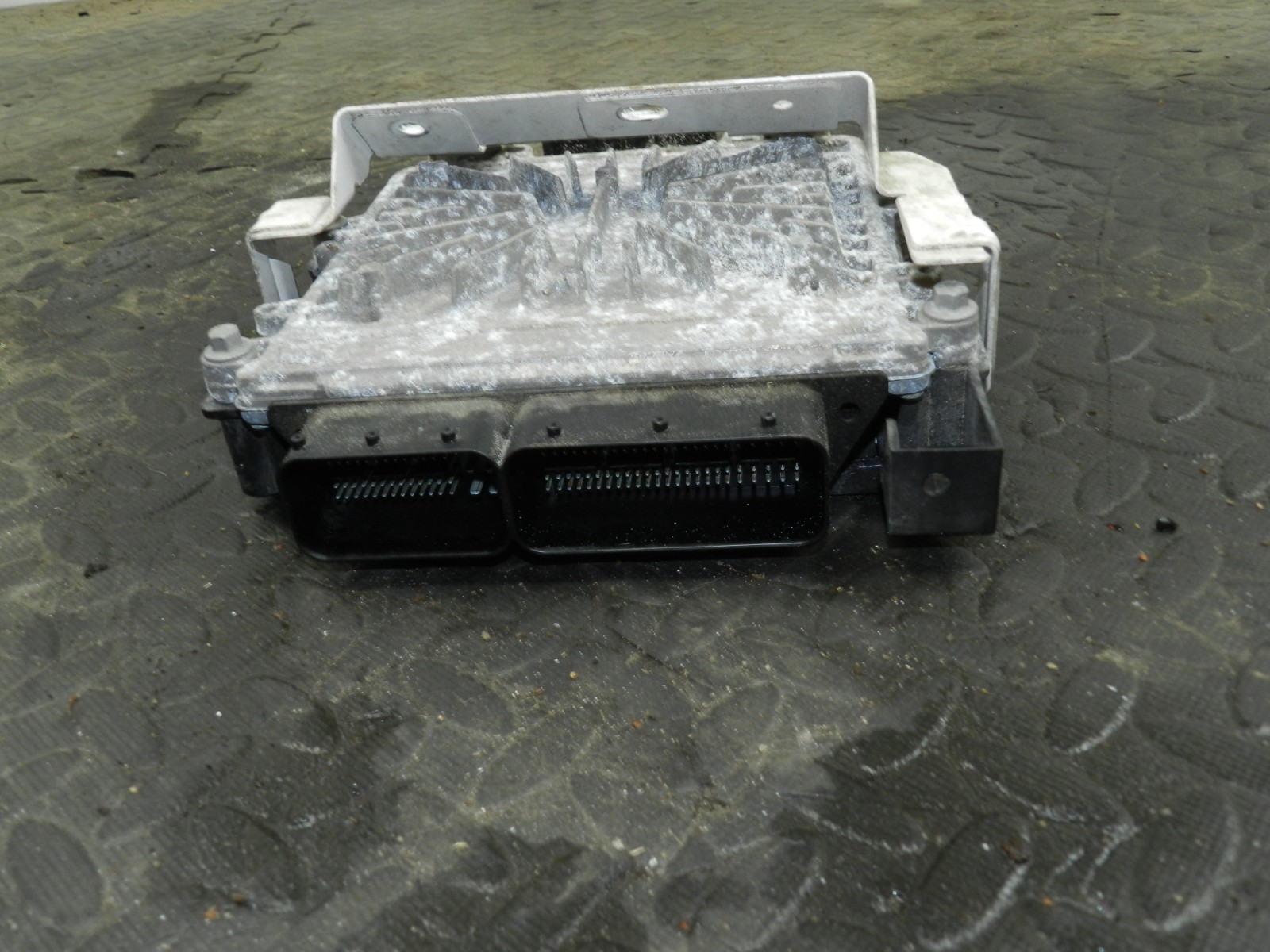 107. 2007 VOLVO S80 D5. ENGINE ECU CONTROL MODULE 30743103AD