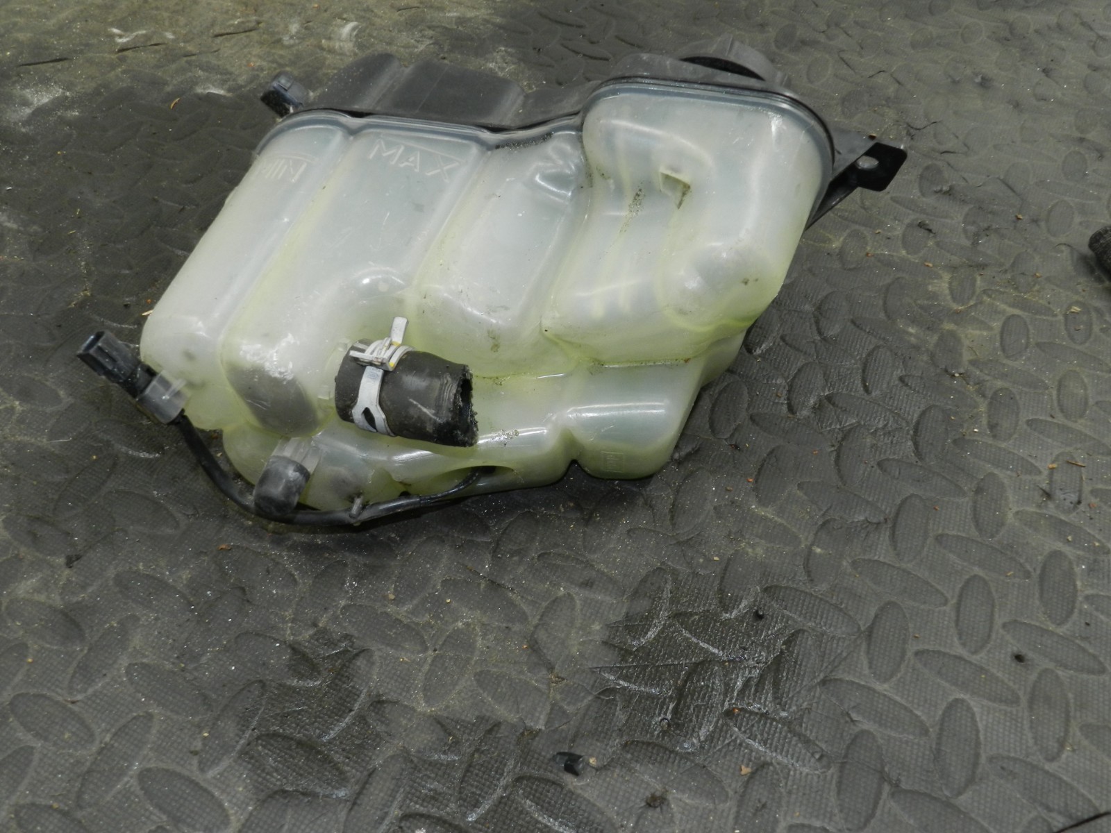 107. 2007 VOLVO S80 D5. COOLANT BOTTLE TANK RESERVOIR