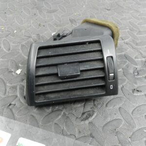 143. 2003 BMW E46 318Ci CONVERTIBLE. PASSENGER SIDE AIR BLOWER VENT