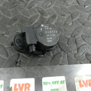 143. 2003 BMW E46 318Ci CONVERTIBLE. HEATER BLOWER FLAP ACTUATOR