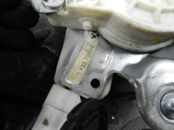 143. 2003 BMW E46 318Ci CONVERTIBLE. DRIVER SIDE FRONT WINDOW REGULATOR & MOTOR - Image 4