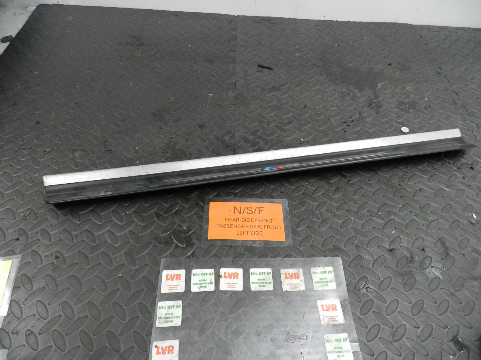 143. 2003 BMW E46 318Ci CONVERTIBLE. PASSENGER SIDE FLOOR SILL M SPORT TRIM