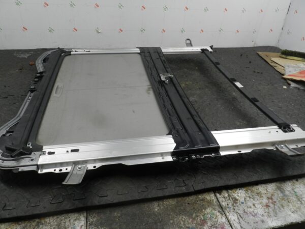 (145) 2003 TOYOTA RAV 4 MK2. SUNROOF 88733-99115 - Image 2