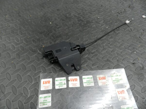 143. 2003 BMW E46 318Ci CONVERTIBLE. BOOT LOCK LATCH MOTOR MECHANISM