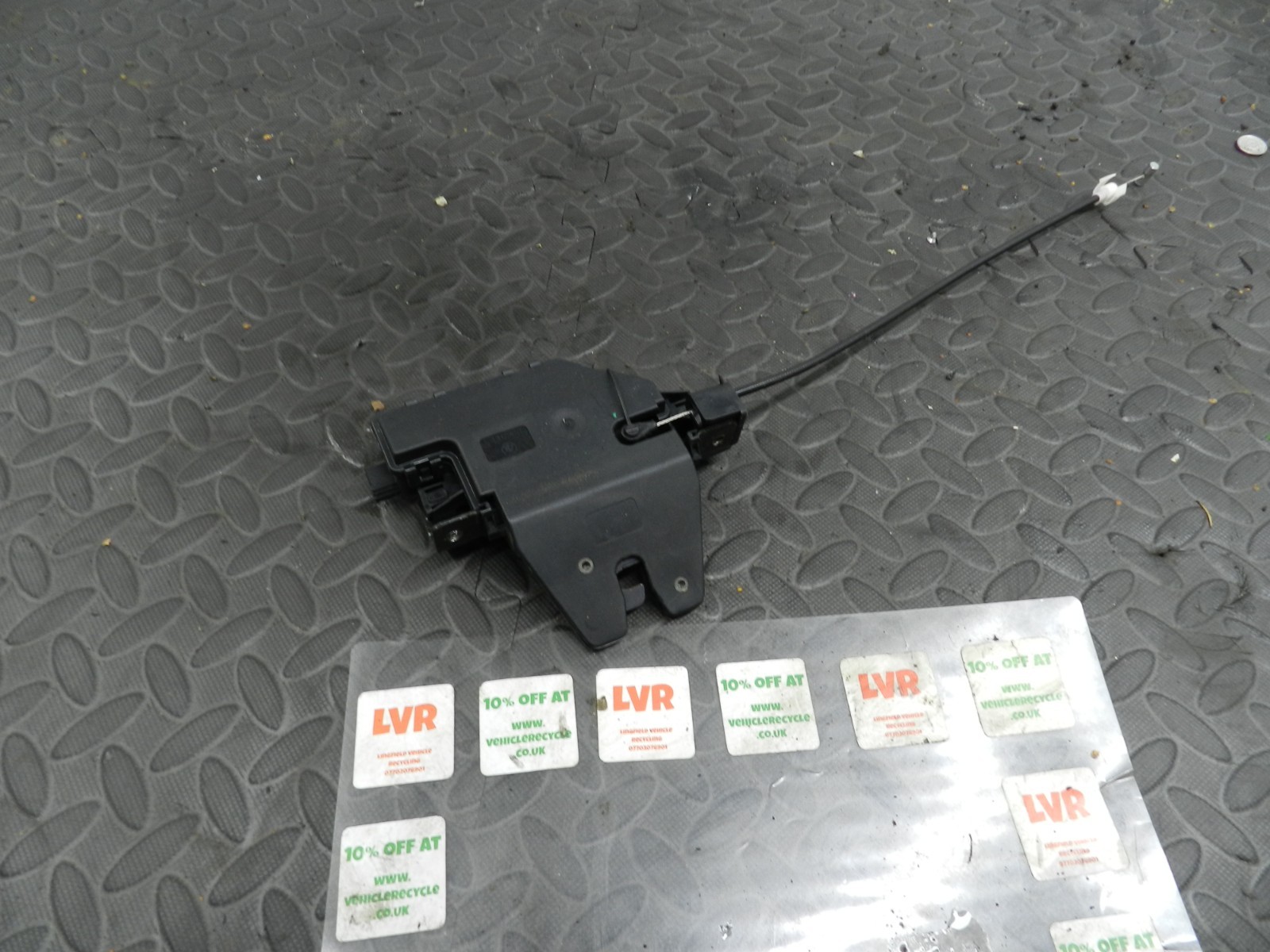 143. 2003 BMW E46 318Ci CONVERTIBLE. BOOT LOCK LATCH MOTOR MECHANISM