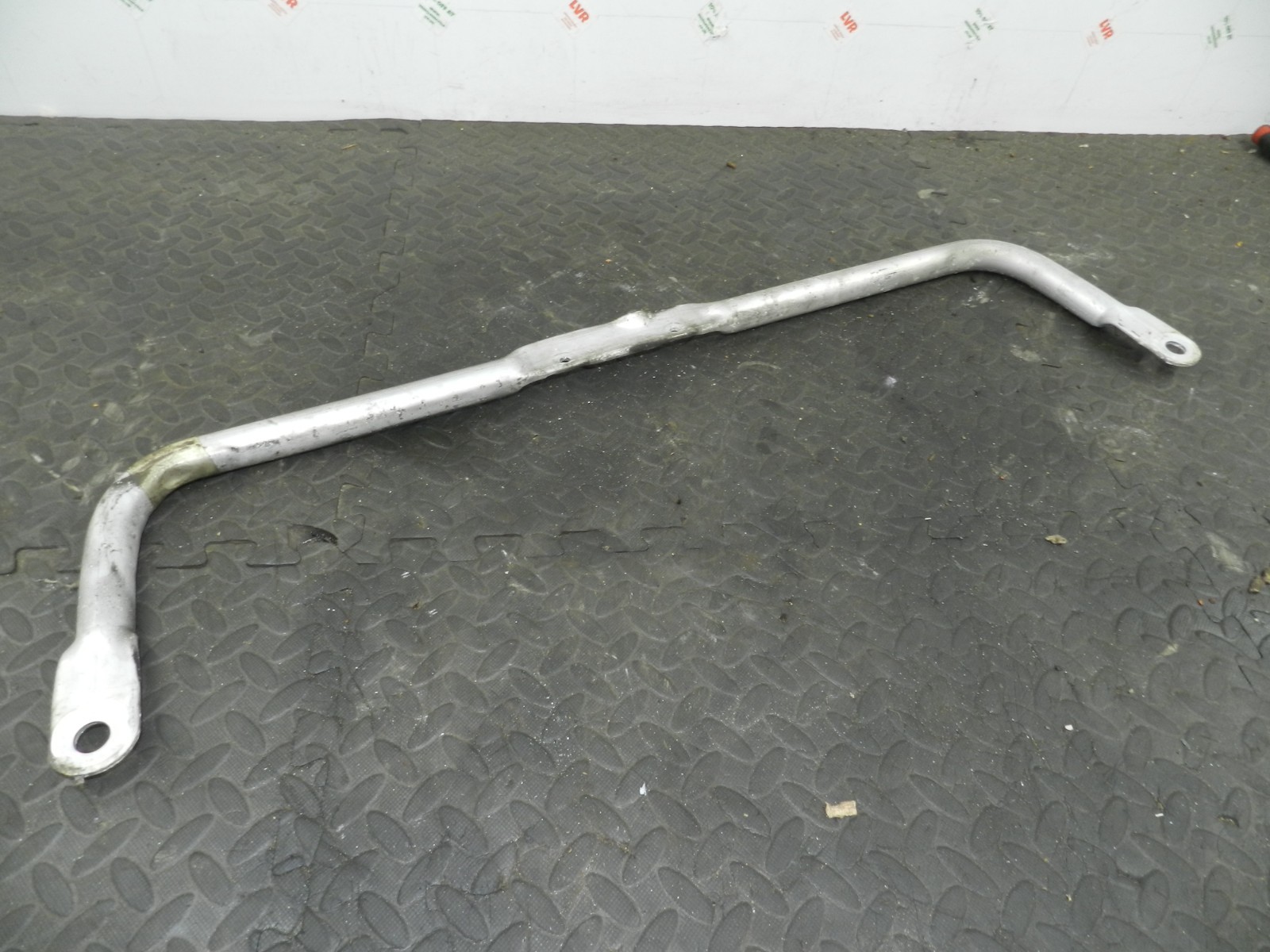 (160) 2000 AUDI TT QUATTRO 8N. METAL SUPPORT BONNET LOCK SUPPORT 8N0805489