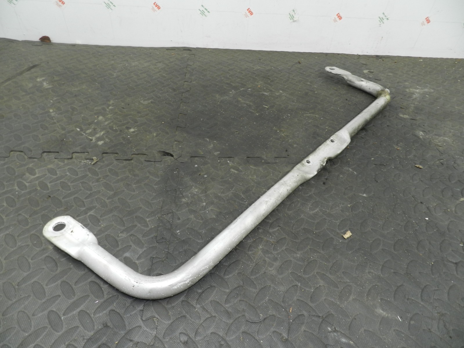 (160) 2000 AUDI TT QUATTRO 8N. METAL SUPPORT BONNET LOCK SUPPORT 8N0805489 - Image 2