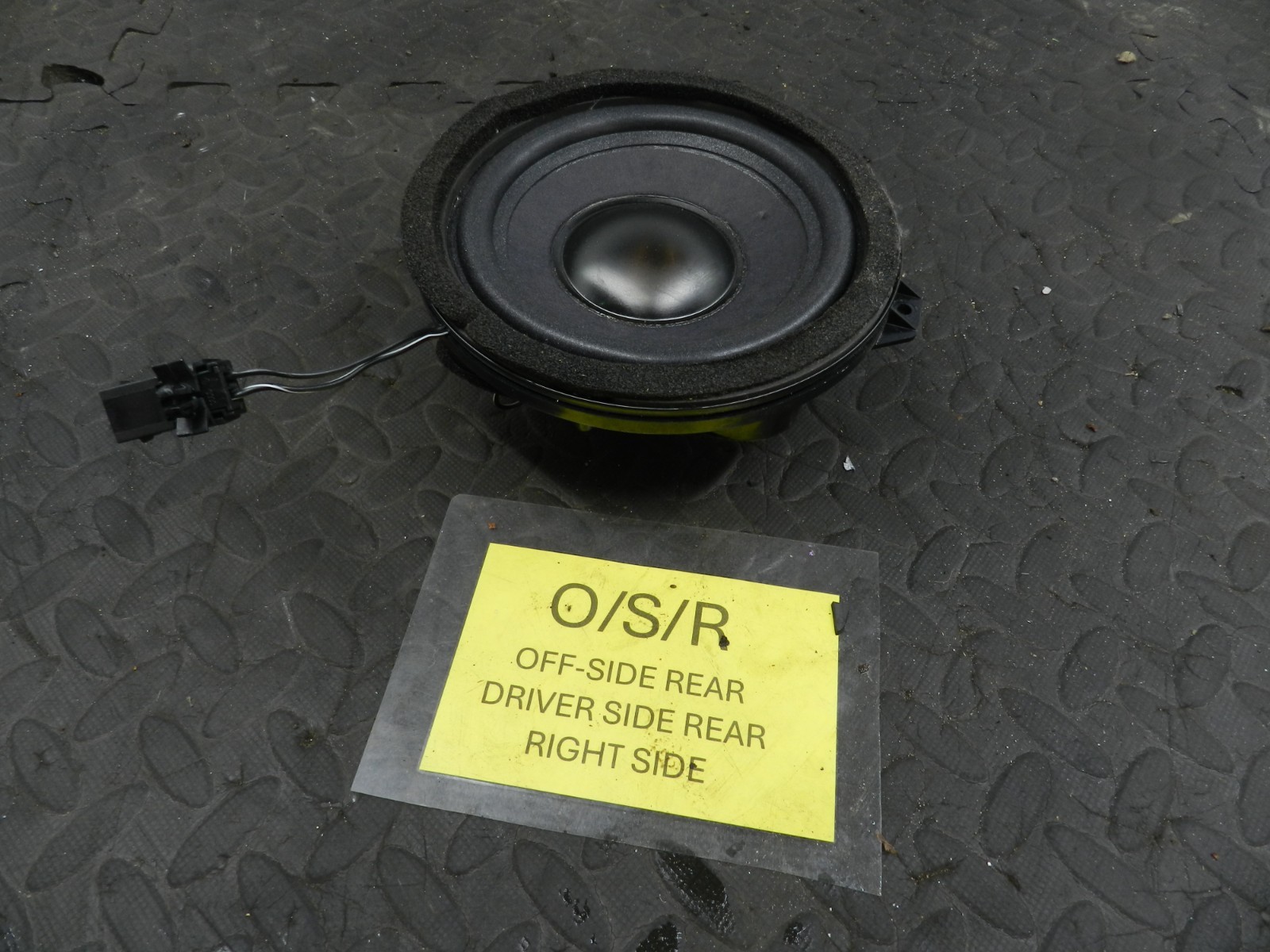 (160) 2000 AUDI TT QUATTRO 8N. DRIVER REAR SPEAKER