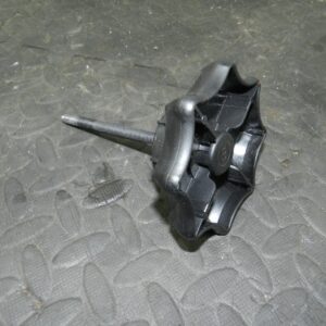 (160) 2000 AUDI TT QUATTRO 8N. SPARE WHEEL CLAMP SCREW