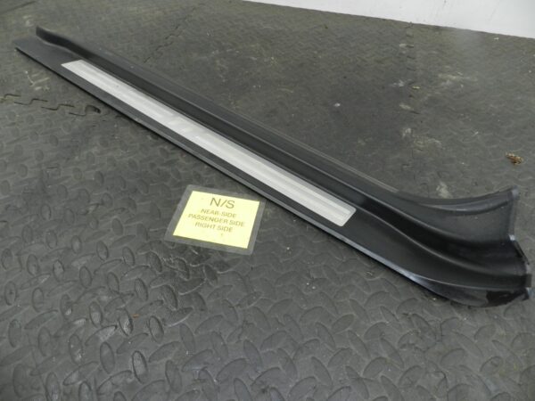 (160) 2000 AUDI TT QUATTRO 8N. PASSENGER SIDE OUTER SILL TRIM
