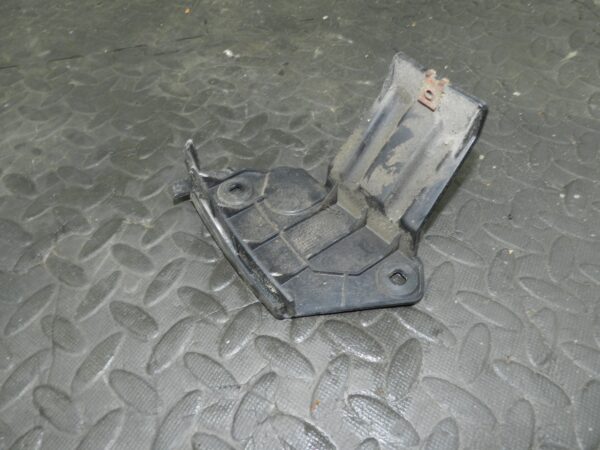 (160) 2000 AUDI TT QUATTRO 8N. DRIVER SIDE REAR BUMPER MOUNT BRACKET - Image 2
