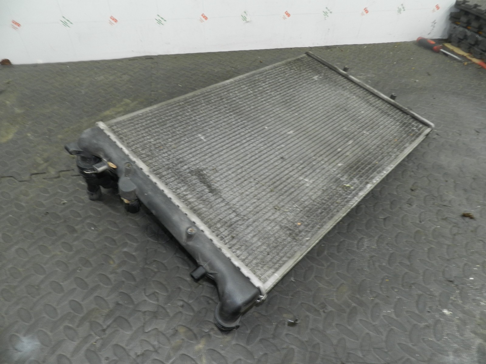 (160) 2000 AUDI TT QUATTRO 8N. COOLANT RADIATOR