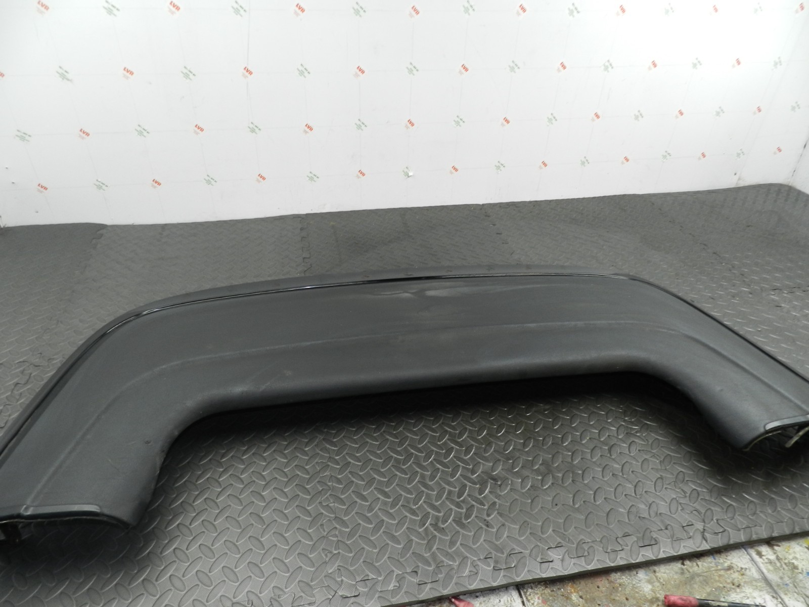 143. 2003 BMW E46 318Ci CONVERTIBLE. ROOF STORAGE LID COVER 7044497
