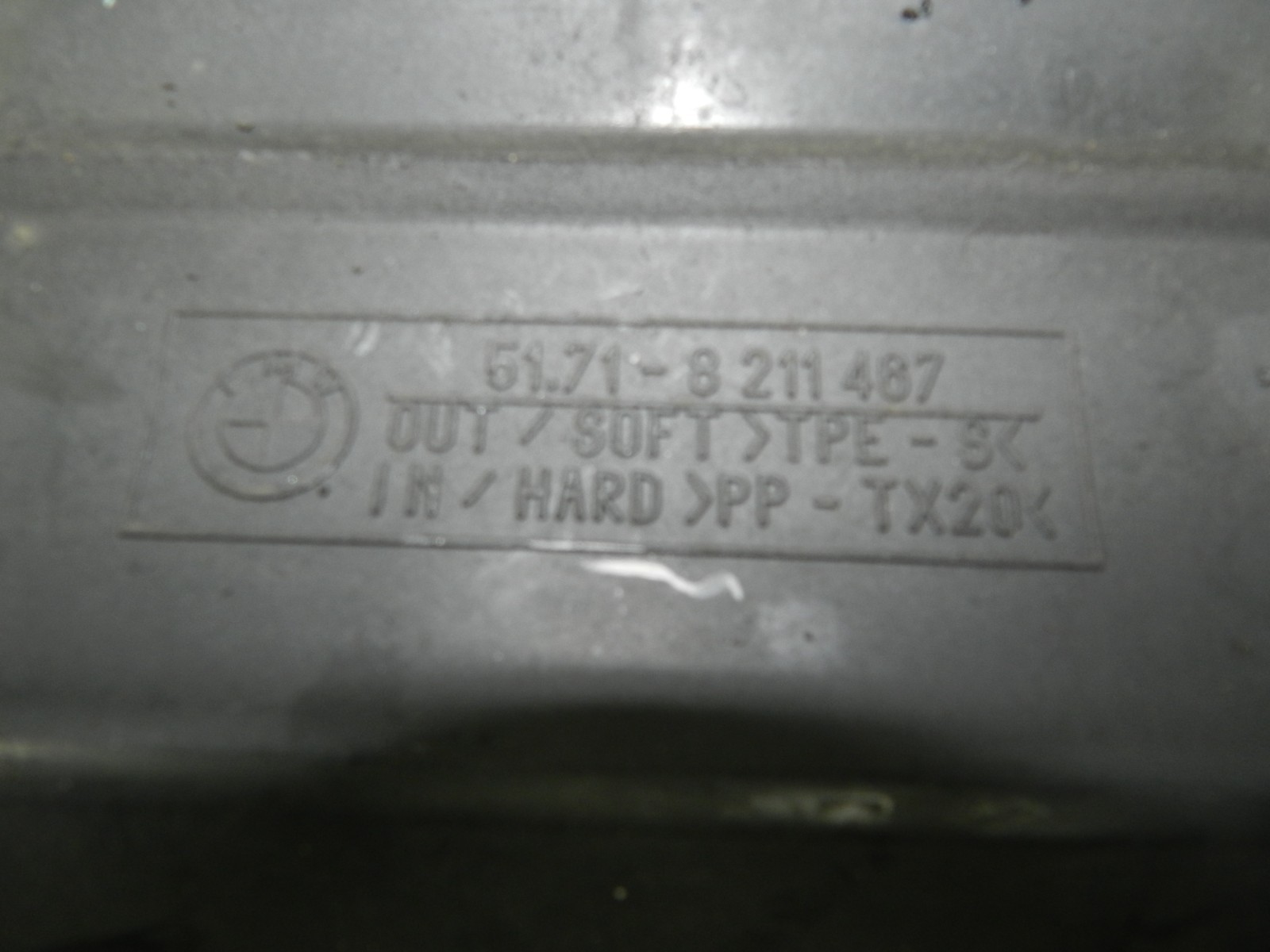 143. 2003 BMW E46 318Ci CONVERTIBLE. PLASTIC TRIM 8211487 - Image 2