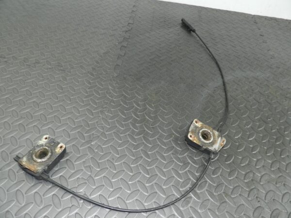 143. 2003 BMW E46 318Ci CONVERTIBLE. BONNET LATCHES CATCHES LOCKS & CABLE - Image 2