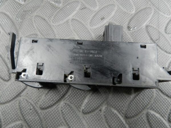 143. 2003 BMW E46 318Ci CONVERTIBLE. WINDOW SWITCHES 1 BROKEN - Image 3
