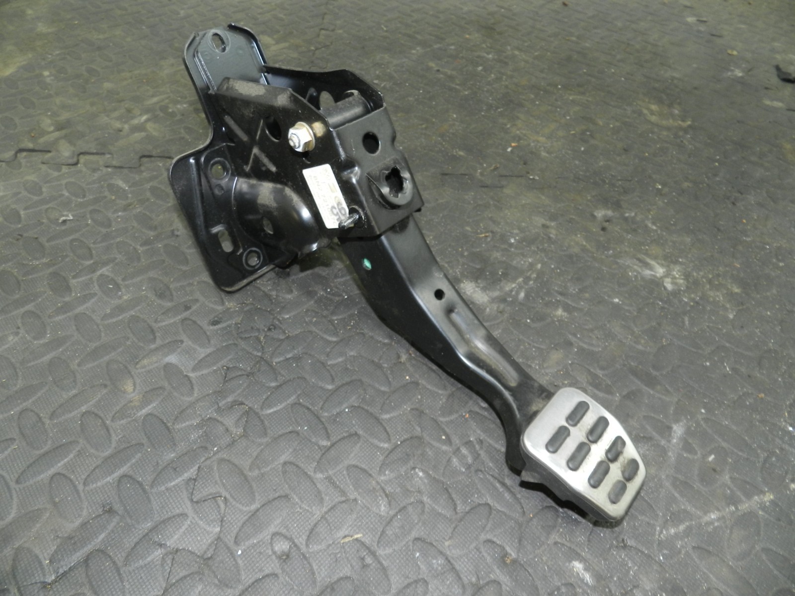 (160) 2000 AUDI TT QUATTRO 8N. BRAKE PEDAL