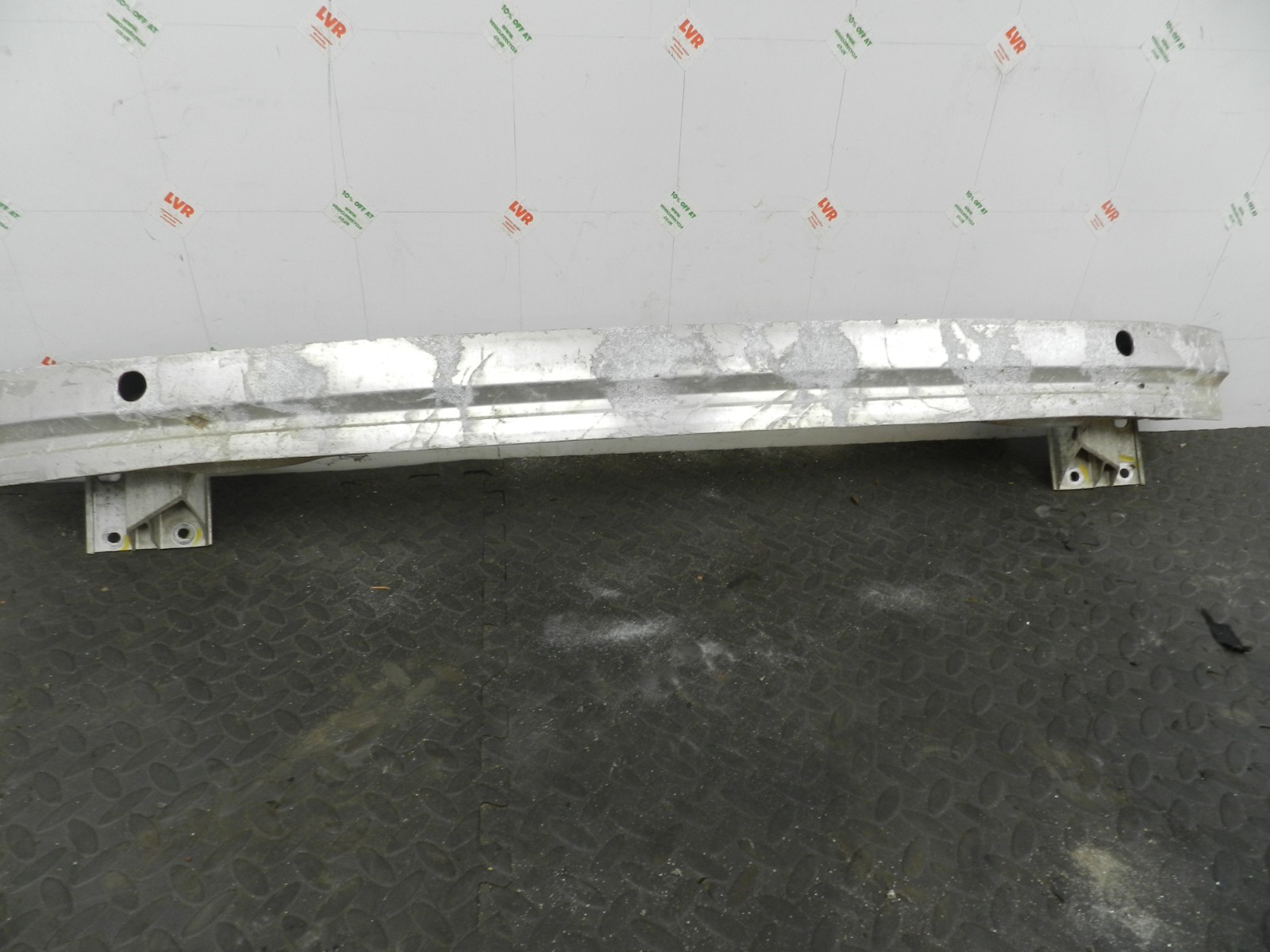 (160) 2000 AUDI TT QUATTRO 8N. BUMPER CRASH SUPPORT BAR