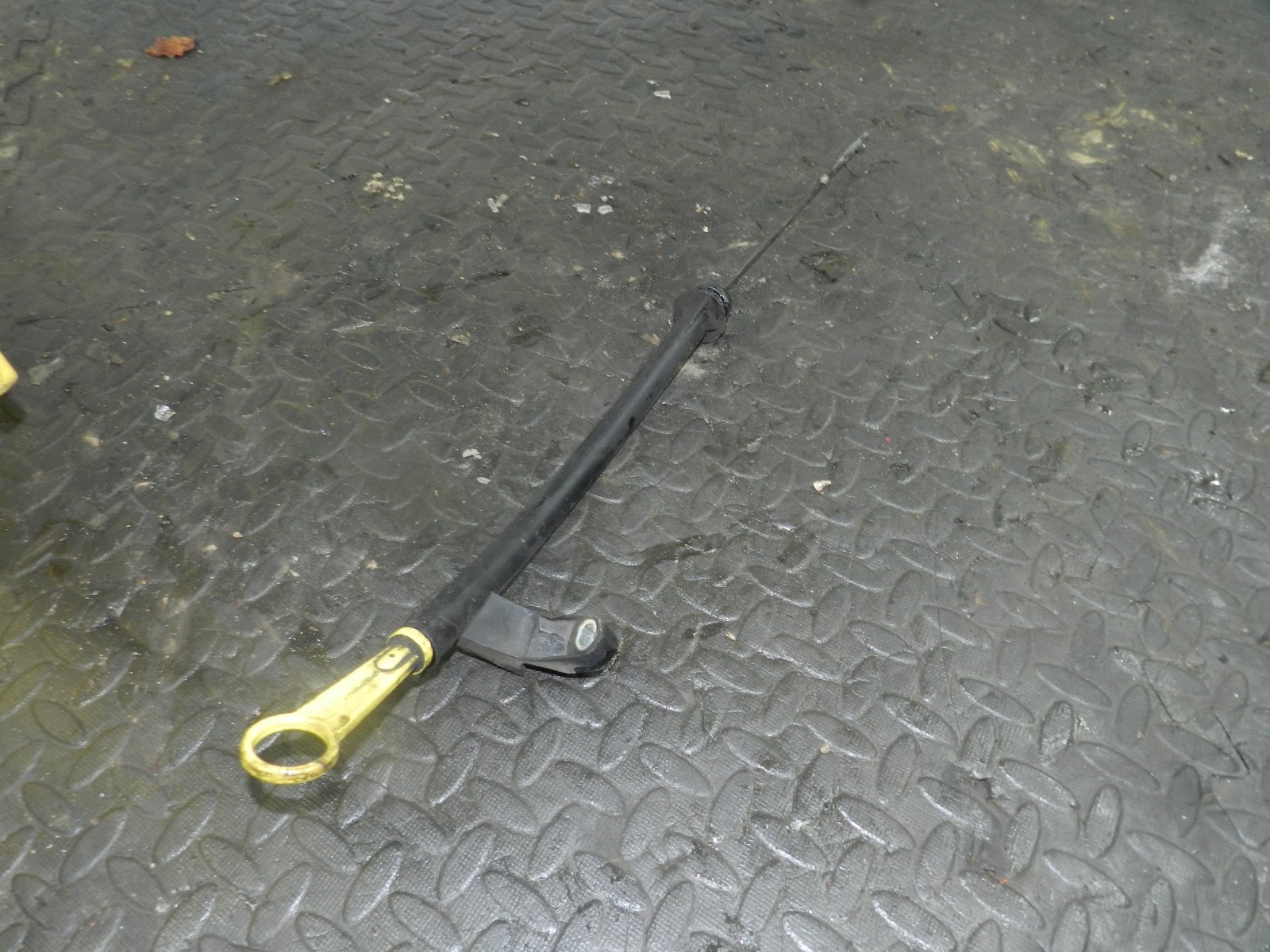 151. 2008 FORD FOCUS MK2 TITANIUM. ENGINE OIL DIPSTICK AND TUBE