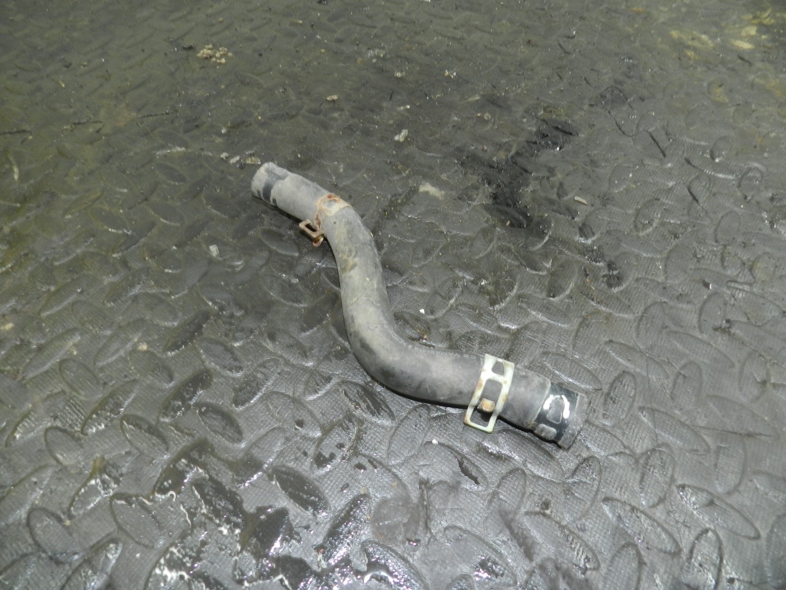 (129) 2005 HONDA JAZZ. COOLANT PIPE