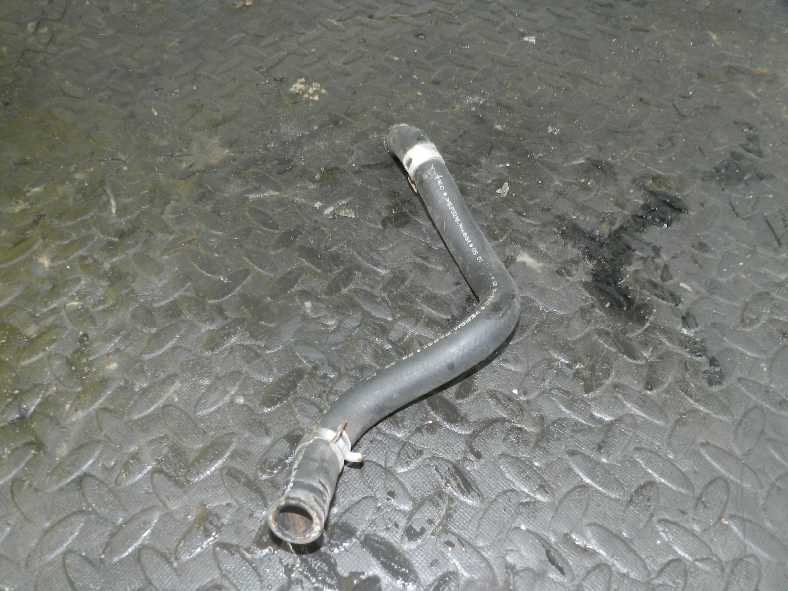 (129) 2005 HONDA JAZZ. COOLANT PIPE - Image 2