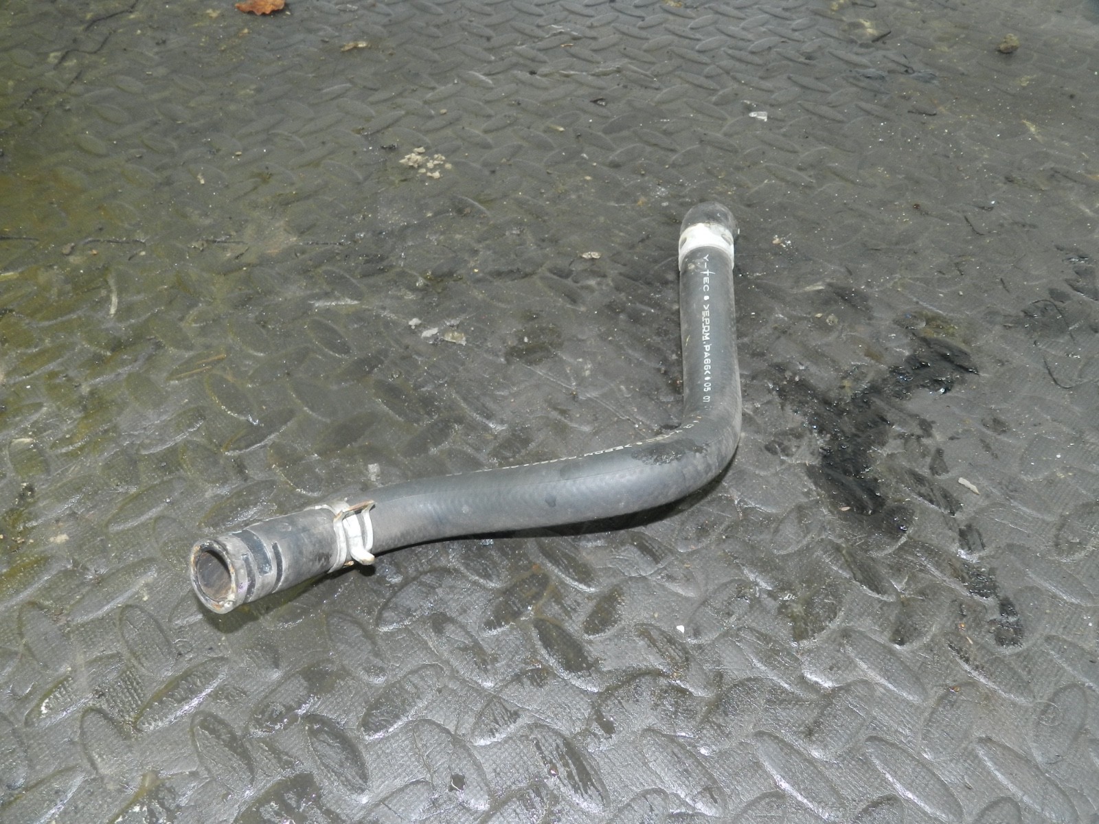 (129) 2005 HONDA JAZZ. COOLANT PIPE - Image 3