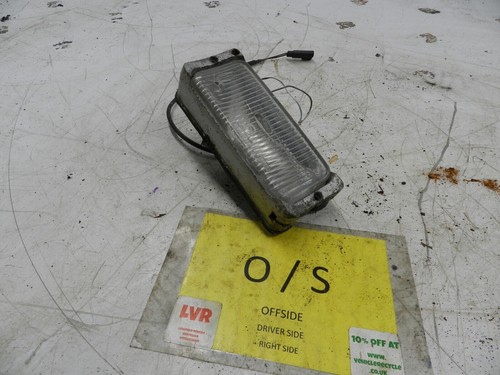 FORD GRANADA MK3 SALOON. DRIVER SIDE FRONT FOG LIGHT CHIP AND CRACK IN LENS