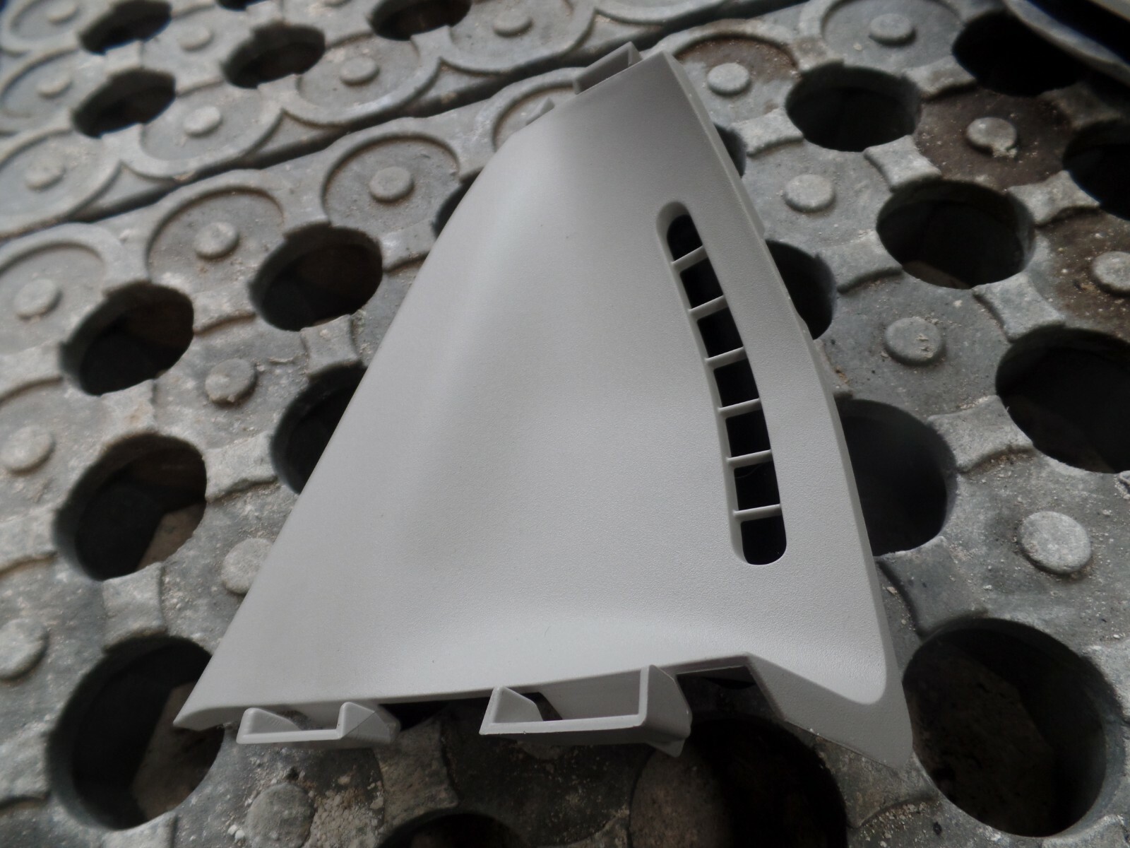 MK2 Nissan Note 2015 – Passenger Side N/S Pillar Trim Panel